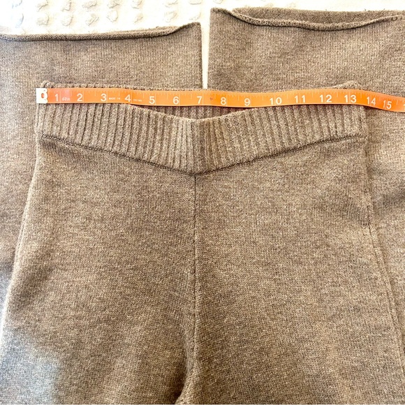 Gilly Hicks Women’s Taupe Brown Sweater Knit Straight Leg with Side Vent Pants - Picture 4 of 8